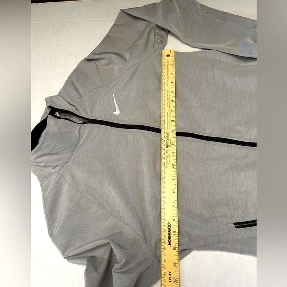 Nike Running gray swoosh Asymmetrical athletic jacket with zipper Sz-M H13 - Picture 7 of 11